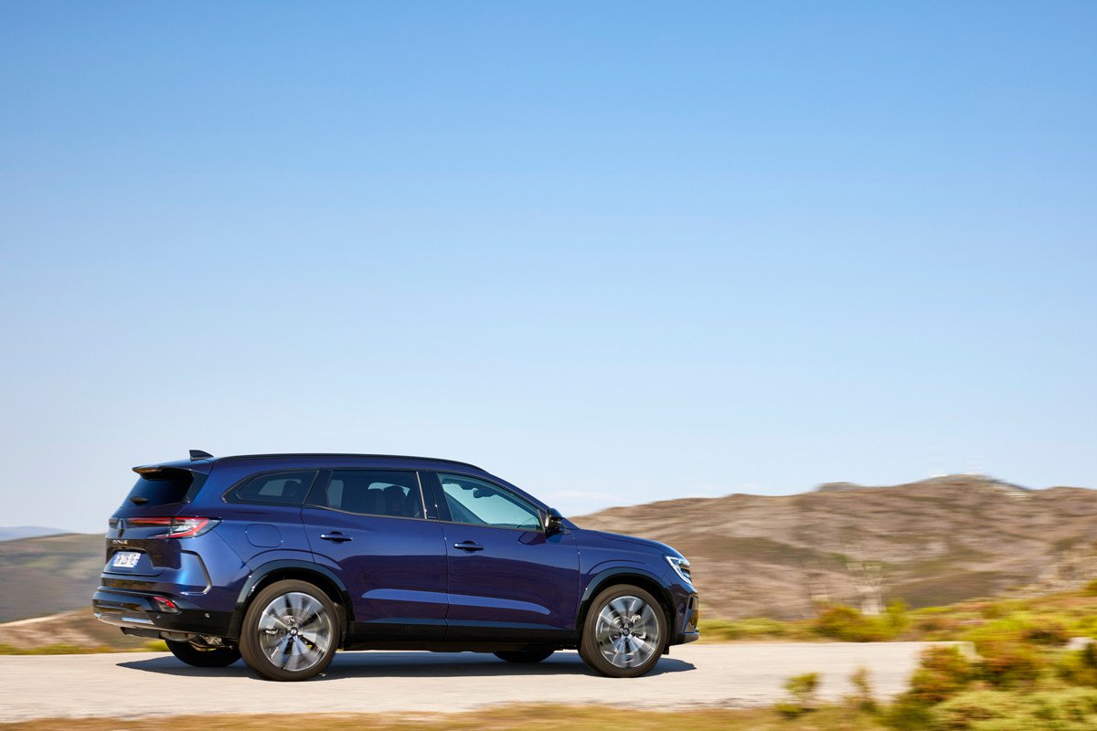 Prueba Renault Espace: se convierte en SUV, con hasta 7 plazas y un único motor híbrido