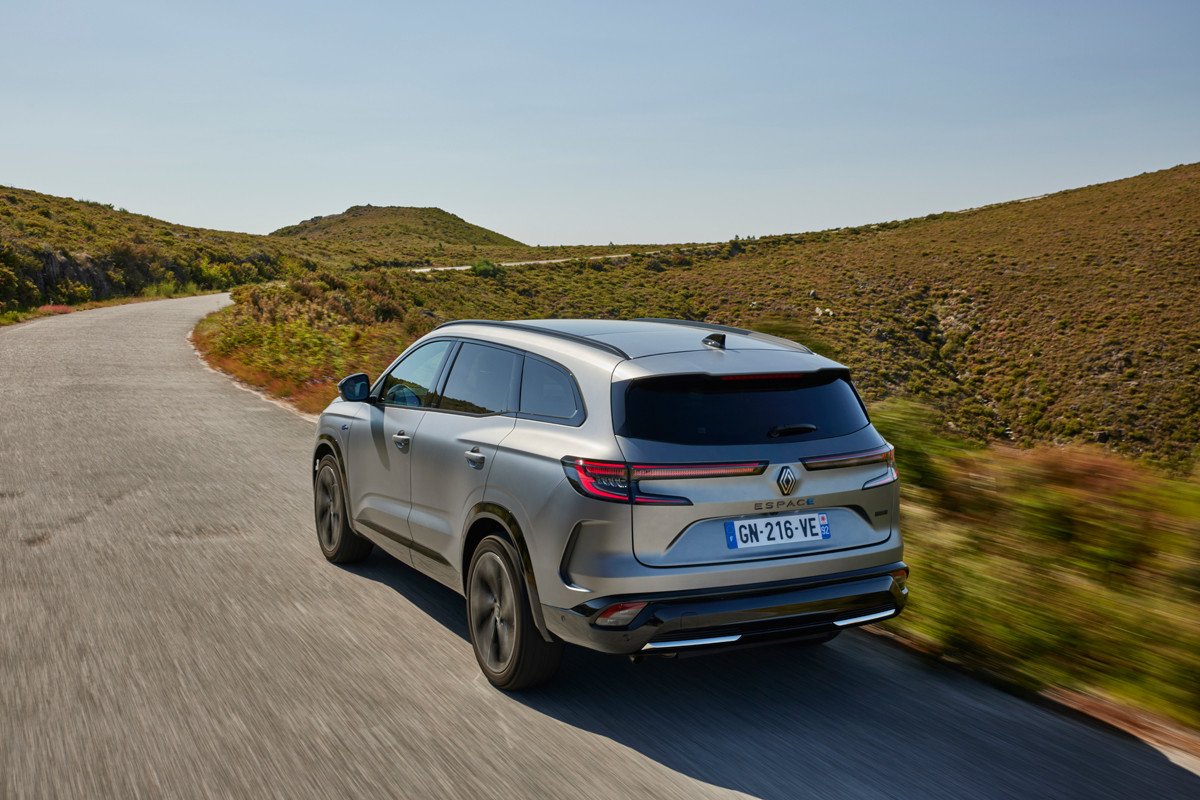Prueba Renault Espace: se convierte en SUV, con hasta 7 plazas y un único motor híbrido