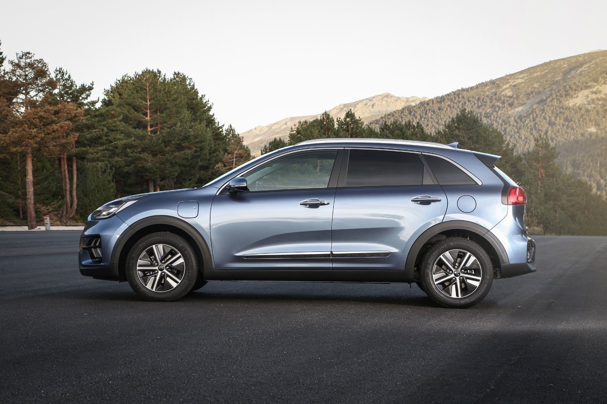 Kia Niro híbrido e híbrido enchufable: primera prueba, opiniones y precios