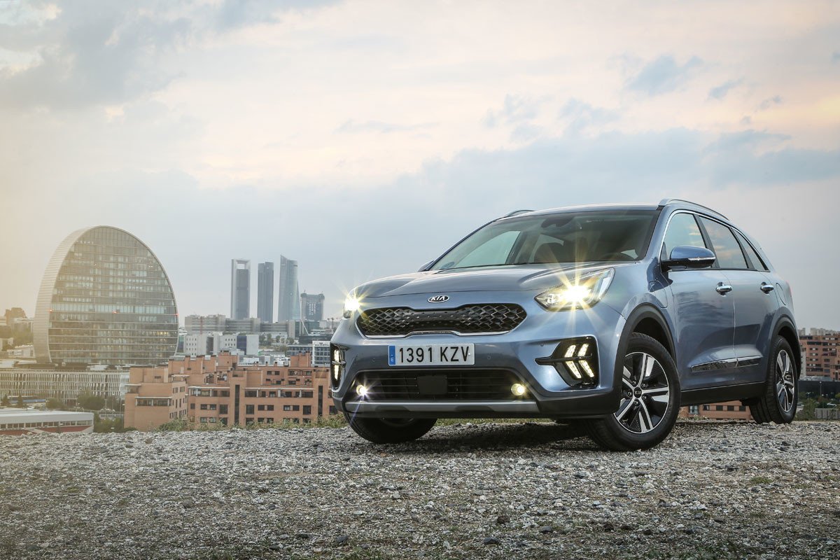 Kia Niro híbrido e híbrido enchufable: primera prueba, opiniones y precios