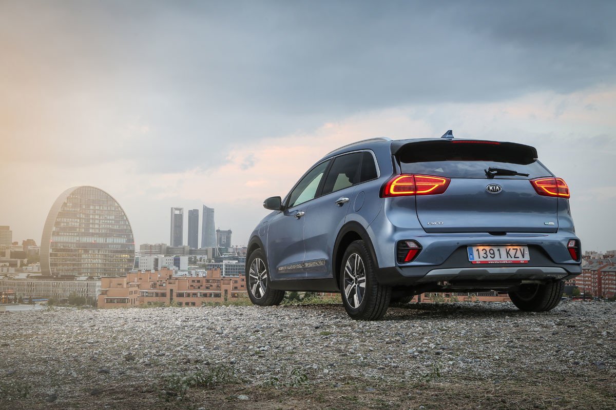 Kia Niro híbrido e híbrido enchufable: primera prueba, opiniones y precios