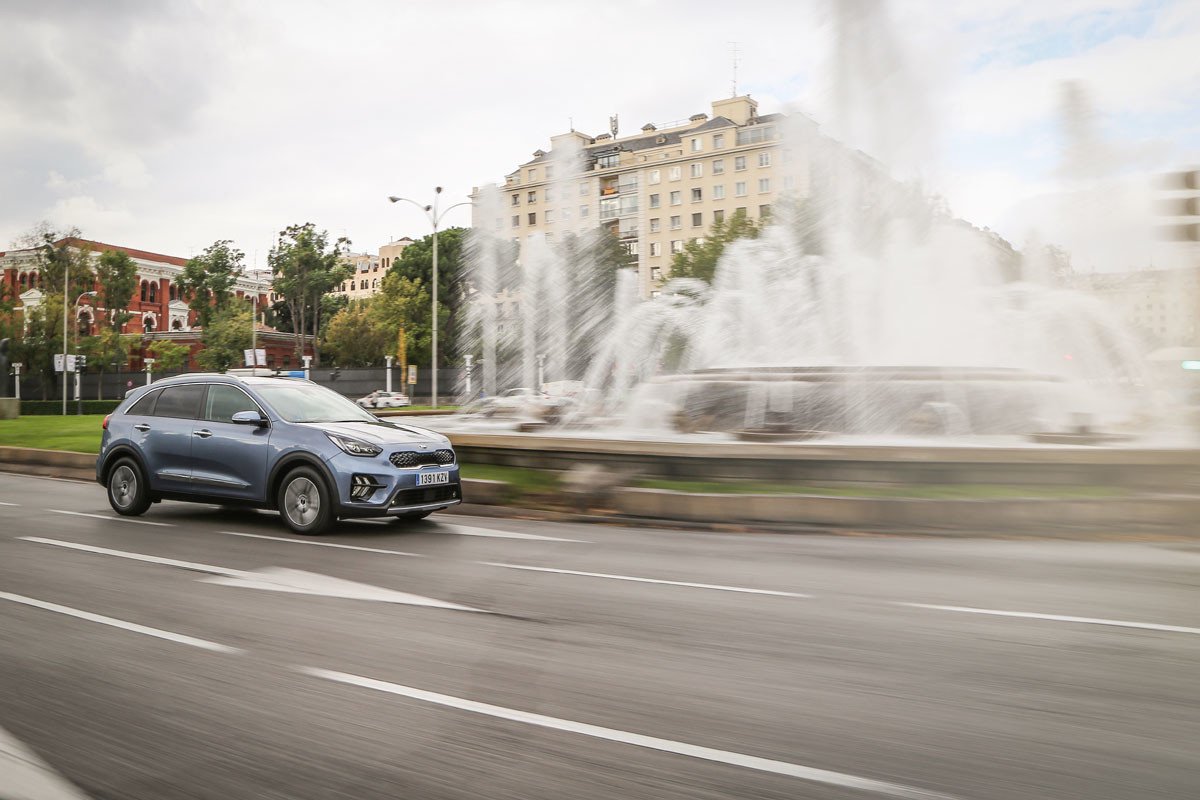 Kia Niro híbrido e híbrido enchufable: primera prueba, opiniones y precios