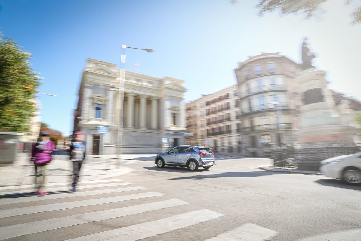 Kia Niro híbrido e híbrido enchufable: primera prueba, opiniones y precios