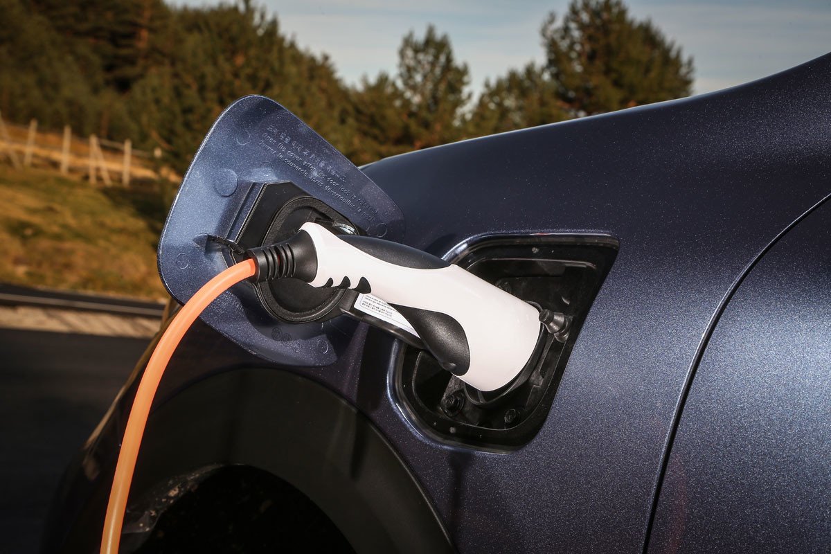 Kia Niro híbrido e híbrido enchufable: primera prueba, opiniones y precios