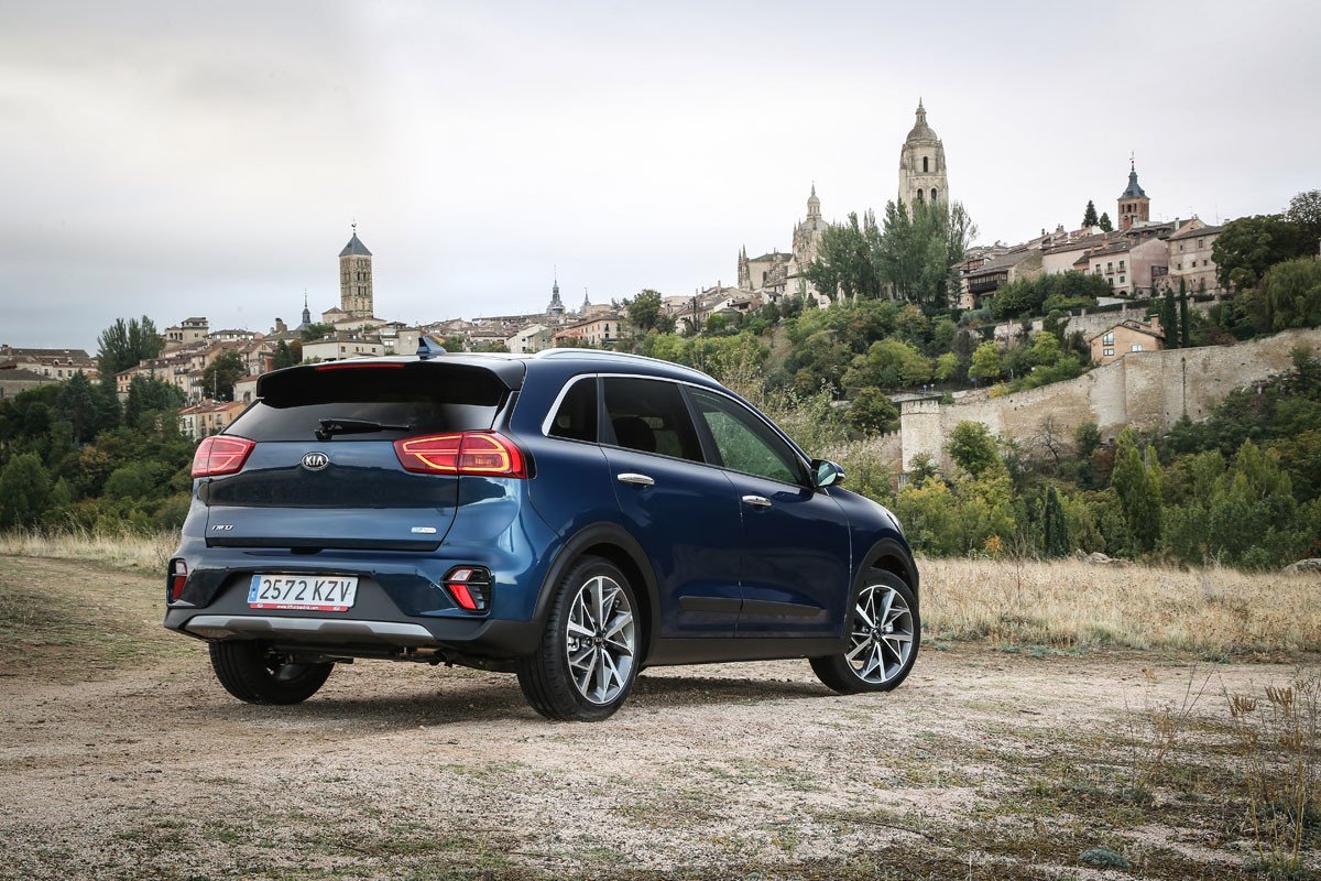 Kia Niro híbrido e híbrido enchufable: primera prueba, opiniones y precios