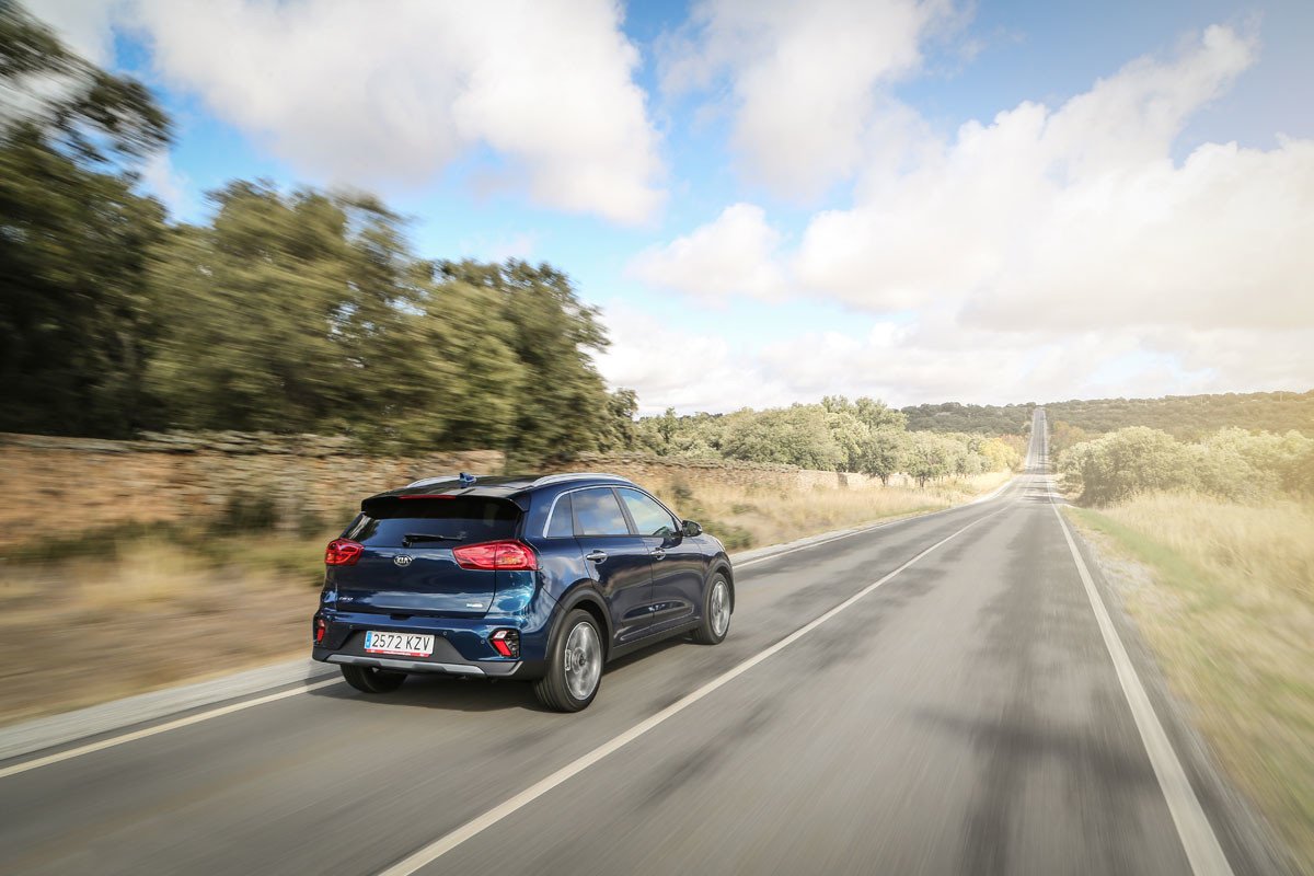 Kia Niro híbrido e híbrido enchufable: primera prueba, opiniones y precios