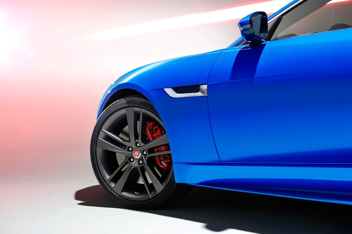Jaguar F-TYPE British Design Edition, más equipamiento deportivo