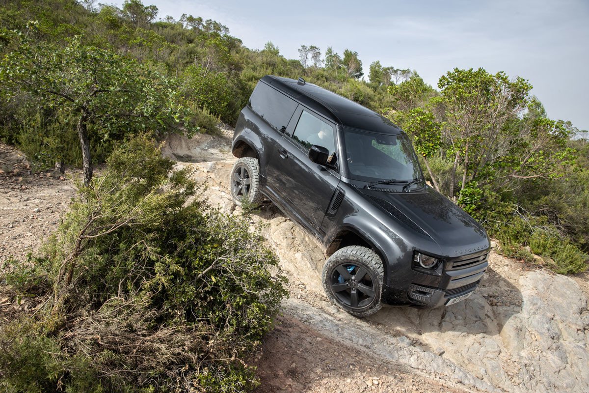 Prueba Land Rover Defender V8: velocidad y todoterreno a partes iguales