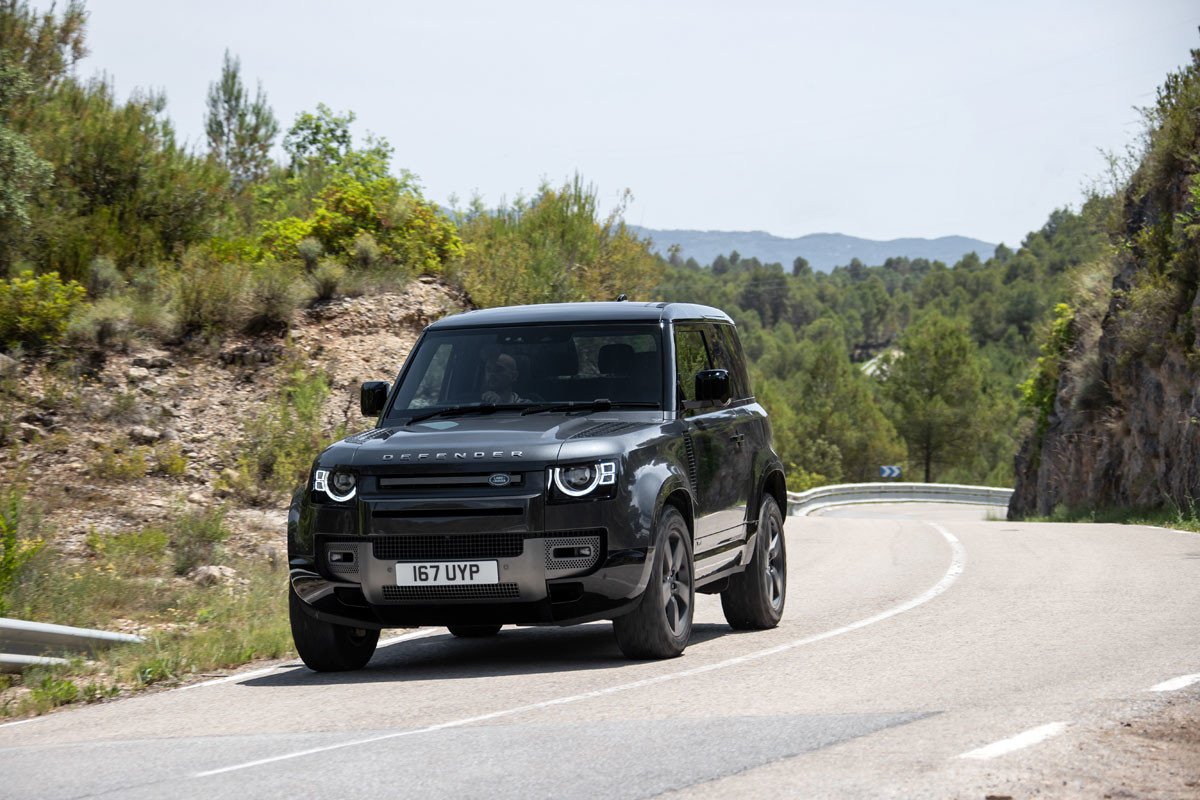 Prueba Land Rover Defender V8: velocidad y todoterreno a partes iguales