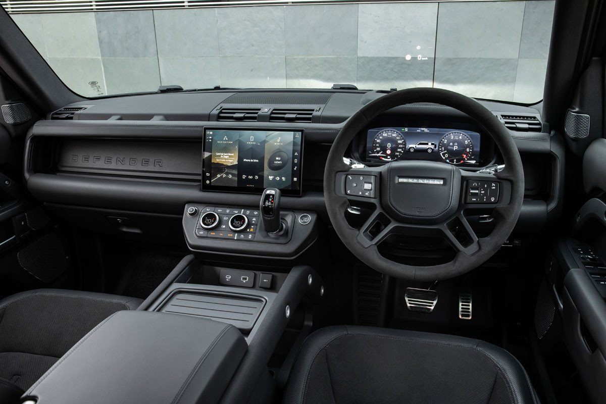 Prueba Land Rover Defender V8: velocidad y todoterreno a partes iguales