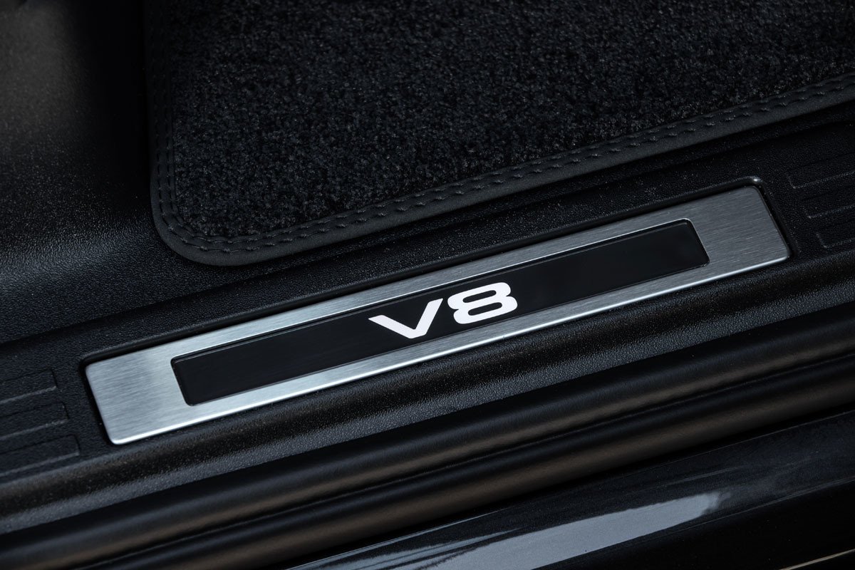 Prueba Land Rover Defender V8: velocidad y todoterreno a partes iguales
