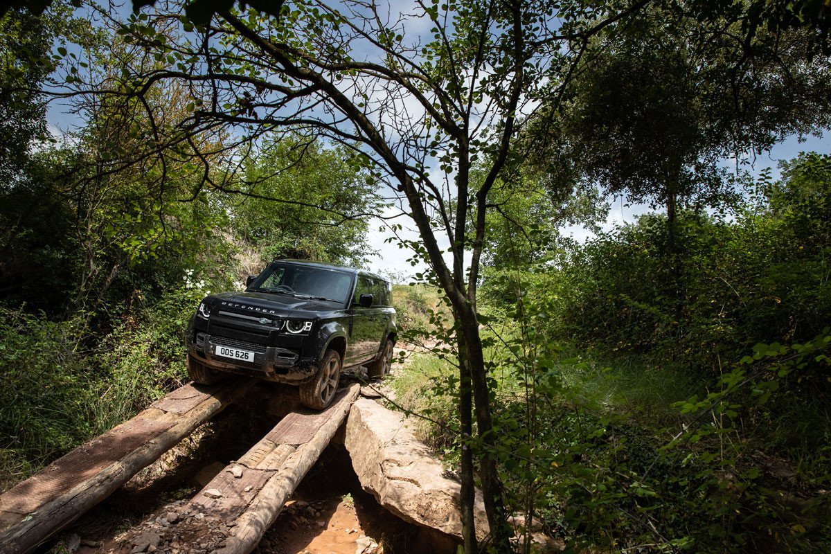 Prueba Land Rover Defender V8: velocidad y todoterreno a partes iguales