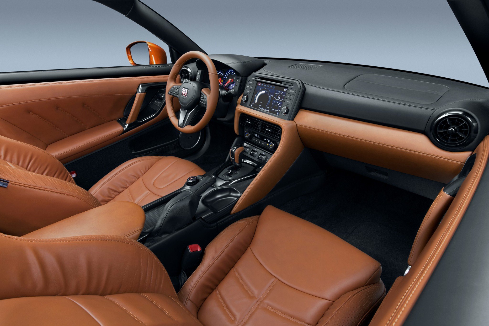 Nuevo Nissan GT-R: más potencia, nuevo estilo y acabados Premium