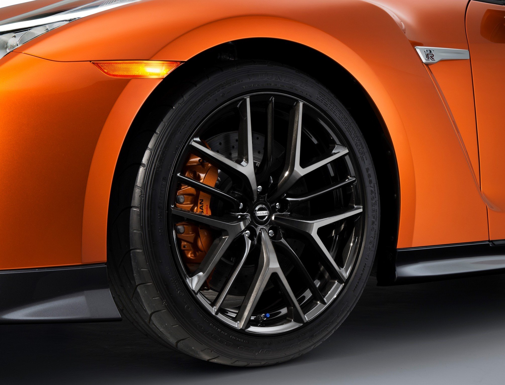 Nuevo Nissan GT-R: más potencia, nuevo estilo y acabados Premium