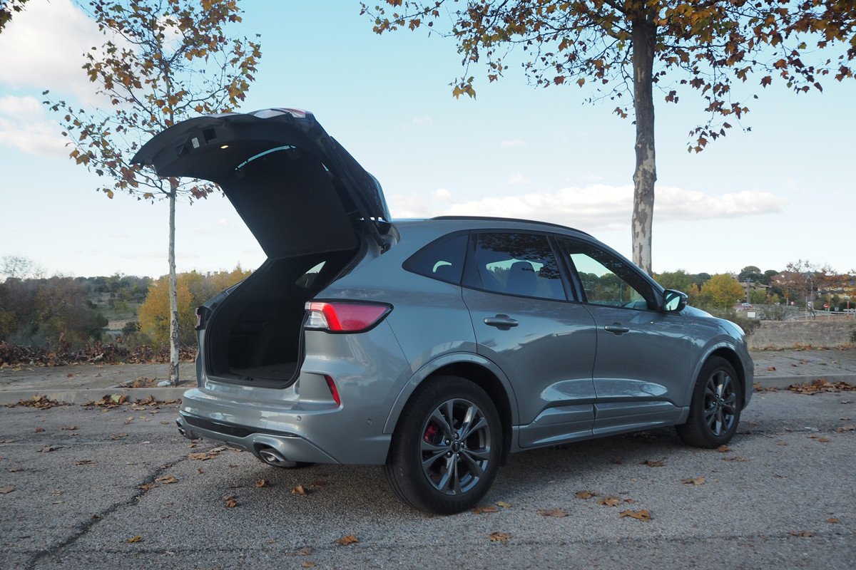 Prueba y opinión del Ford Kuga FHEV: consumo real, precio y sensaciones del hibrido