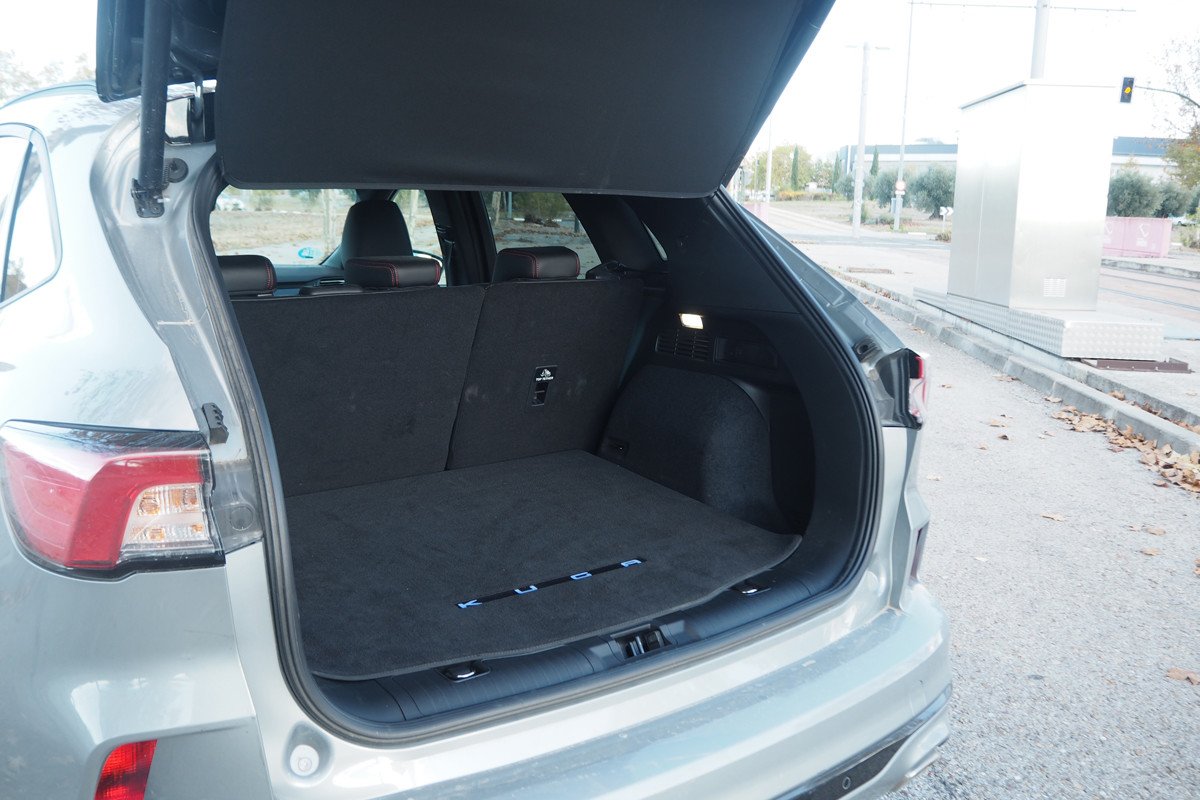 Prueba y opinión del Ford Kuga FHEV: consumo real, precio y sensaciones del hibrido