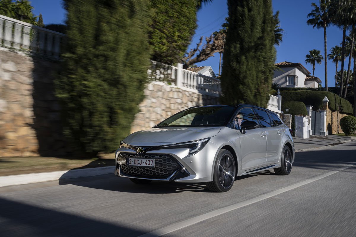 Prueba del nuevo Toyota Corolla 2023: más prestaciones, precio, financiación y renting
