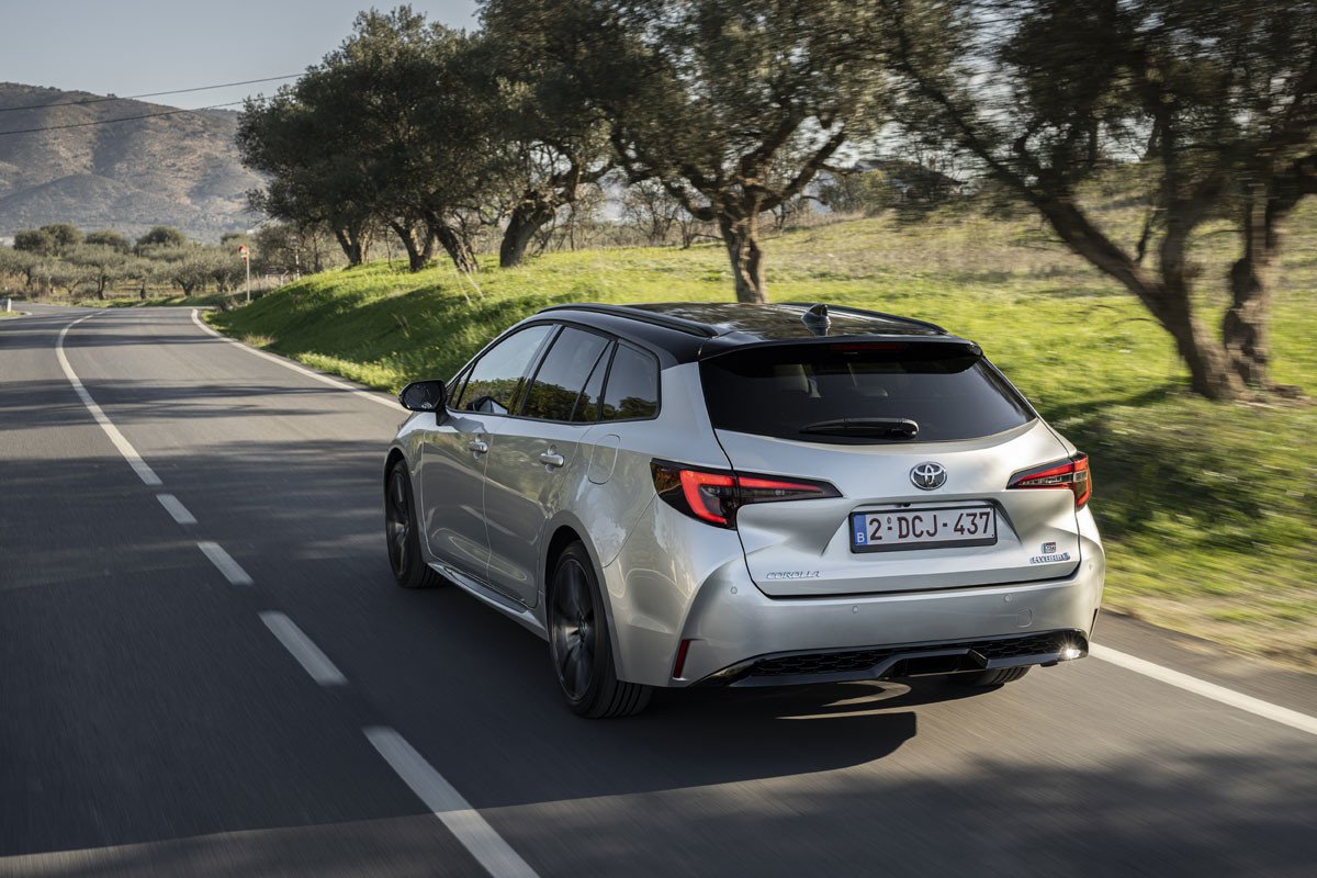 Prueba del nuevo Toyota Corolla 2023: más prestaciones, precio, financiación y renting