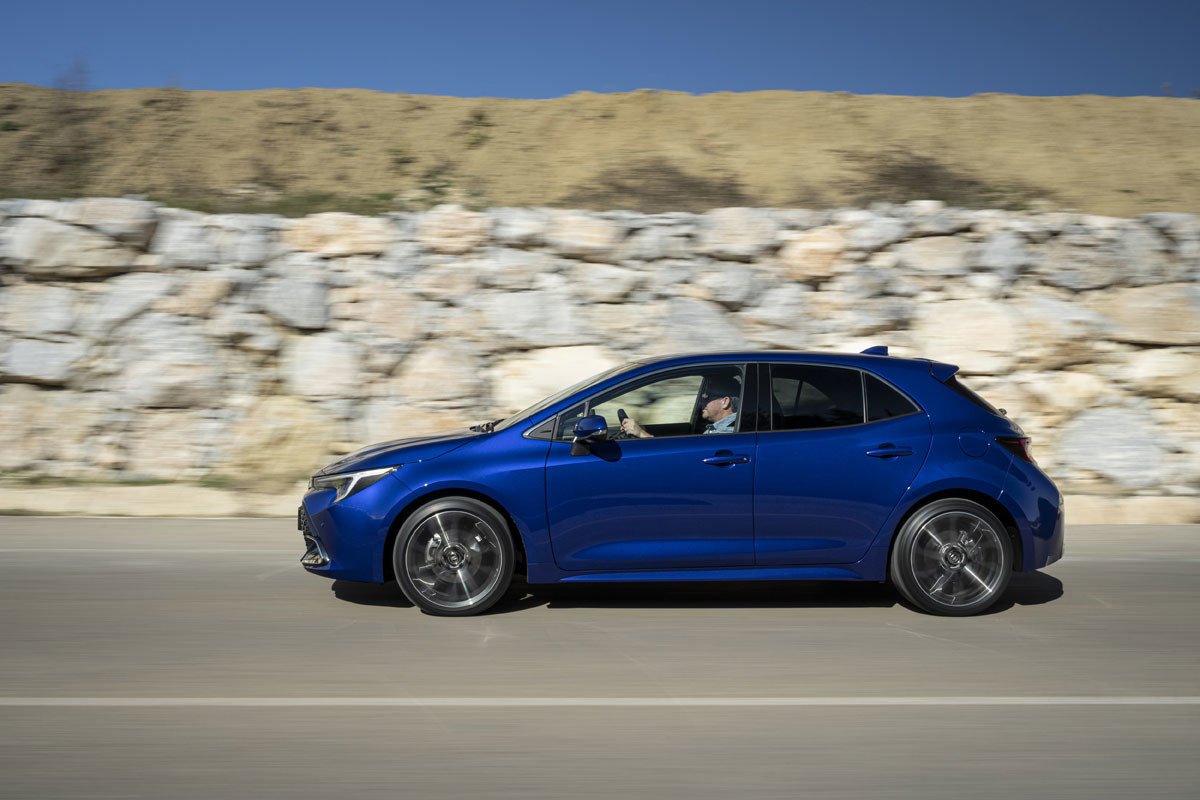 Prueba del nuevo Toyota Corolla 2023: más prestaciones, precio, financiación y renting