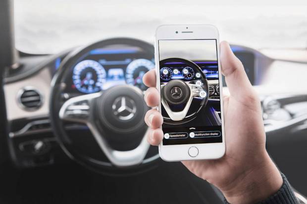 Nuevo manual del coche de Mercedes de realidad aumentada