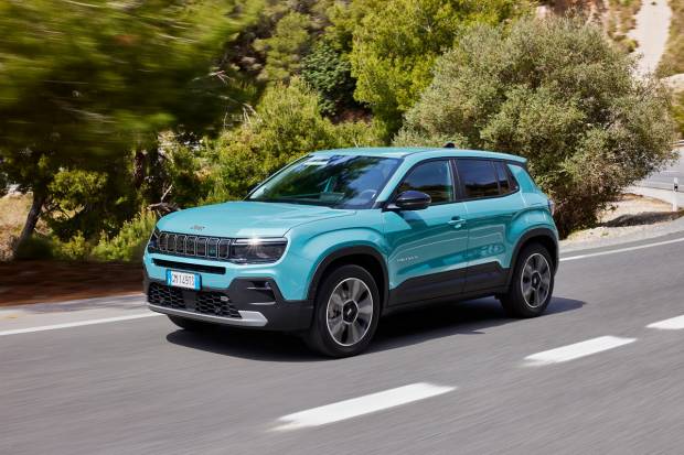 Nuevo Jeep Avenger: 149 euros al mes, eléctrico y también gasolina