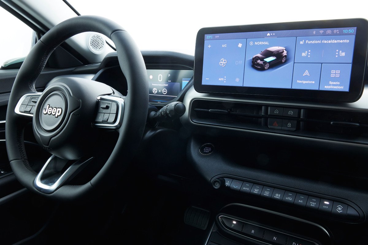 Nuevo Jeep Avenger: 149 euros al mes, eléctrico y también gasolina
