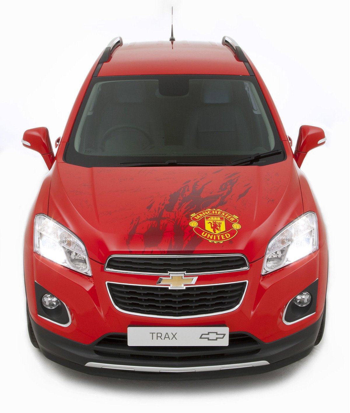 El Manchester United subasta un Chevrolet Trax firmado por sus jugadores