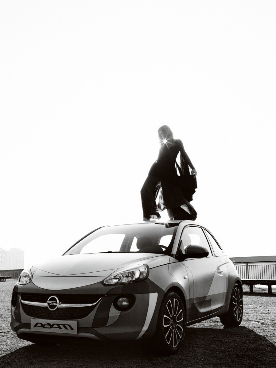 Opel Adam por Bryan Adams, Navidades solidarias