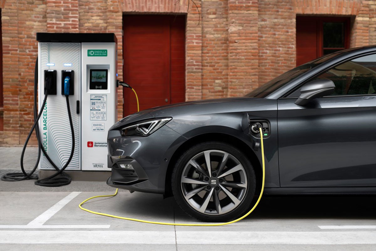 5 claves del SEAT León e-Hybrid: con etiqueta cero, desde 21.593 euros 