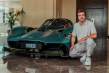 Fernando Alonso recibe su Aston Martin Valkyrie: un F1 también para salir a carretera