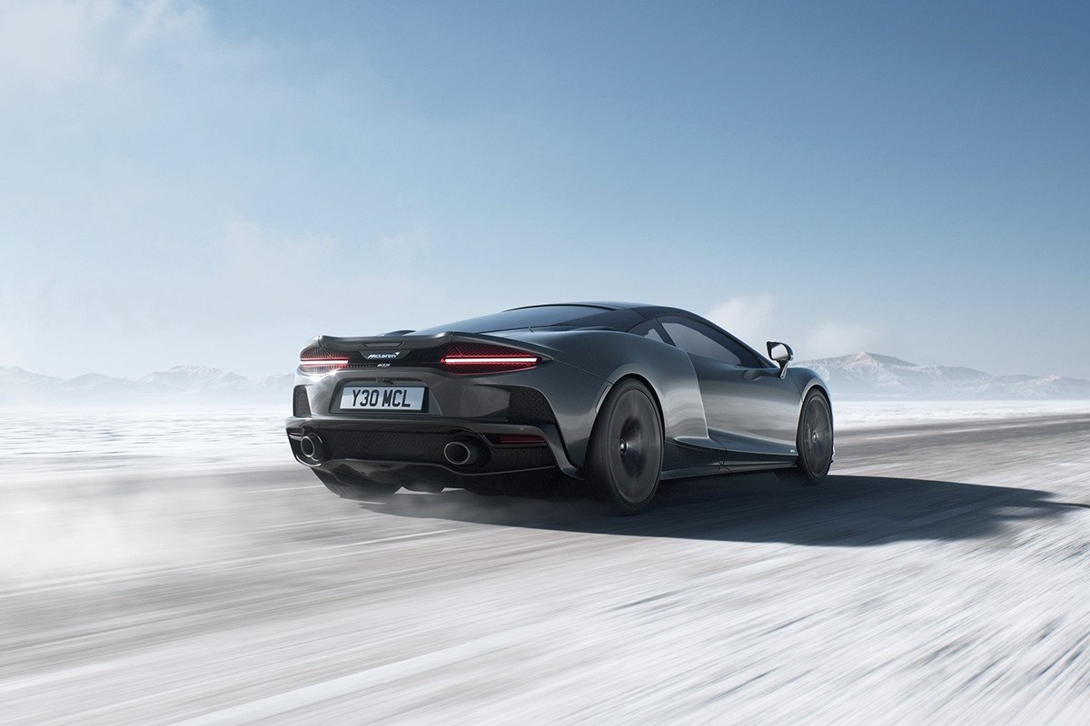 McLaren GTS 2024: más potencia, menos peso y pura emoción al volante