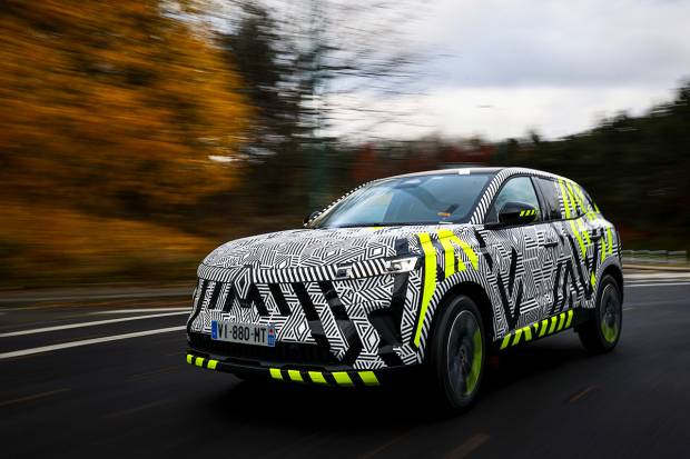 El nuevo Renault Austral estrena camuflaje en la carretera
