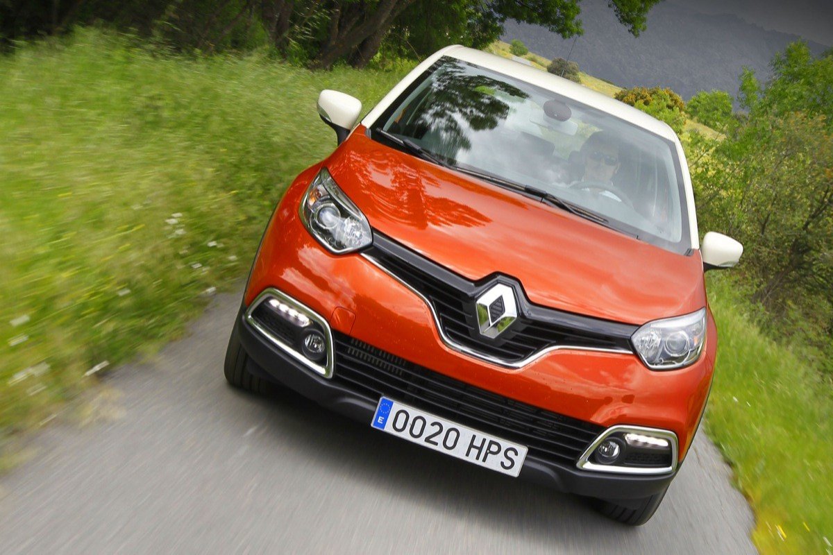 Peugeot 2008 contra Renault Captur
