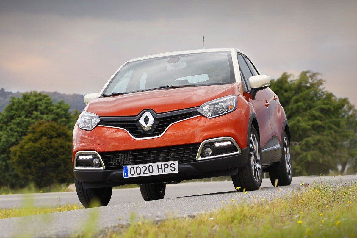 Peugeot 2008 contra Renault Captur