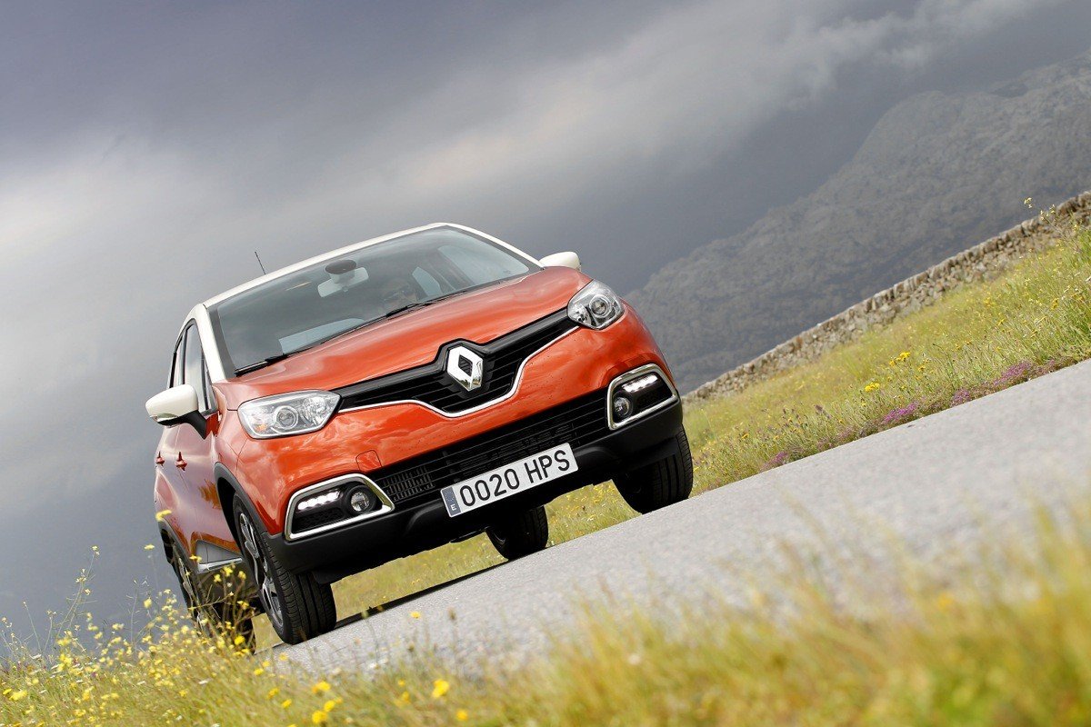 Peugeot 2008 contra Renault Captur