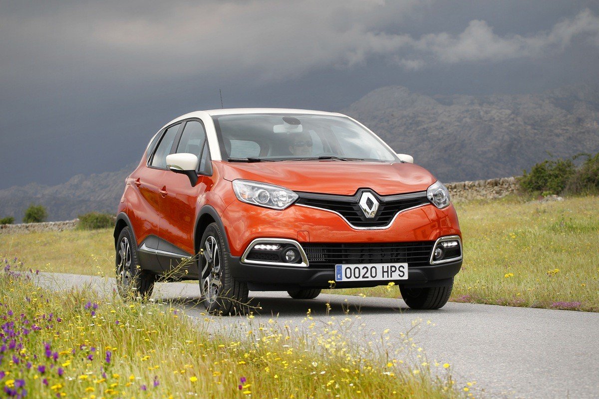 Peugeot 2008 contra Renault Captur