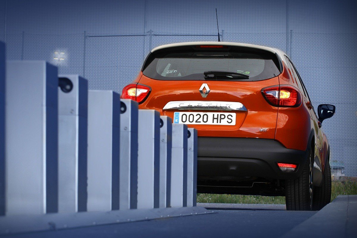 Peugeot 2008 contra Renault Captur