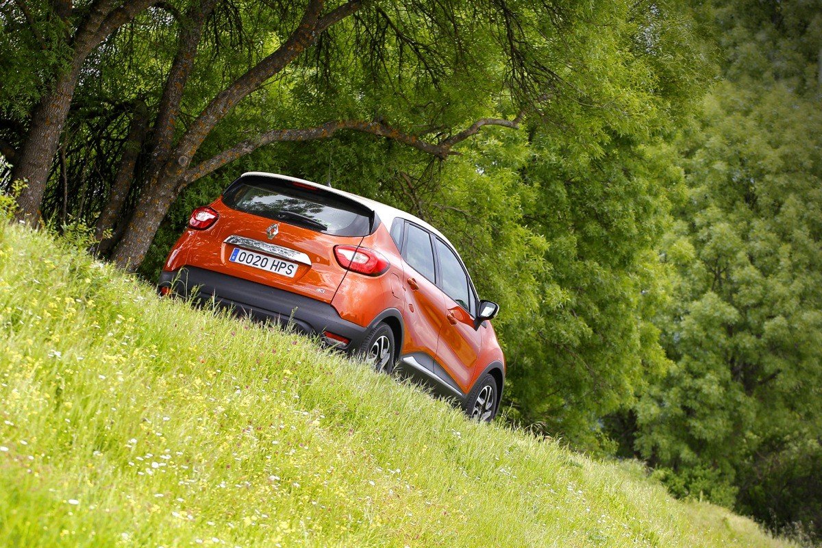 Peugeot 2008 contra Renault Captur
