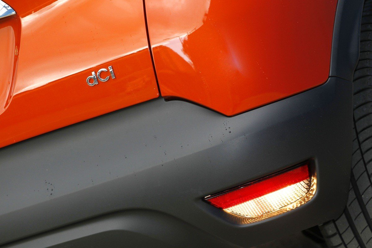 Peugeot 2008 contra Renault Captur