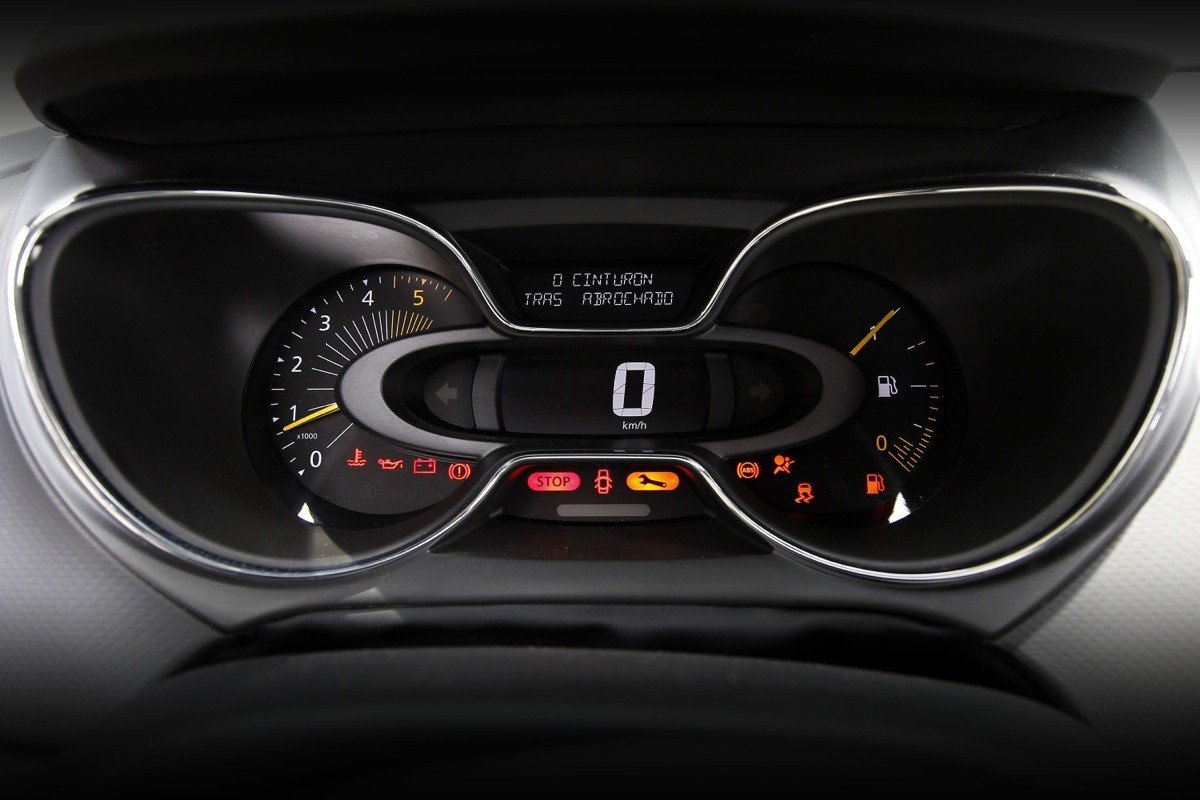Peugeot 2008 contra Renault Captur