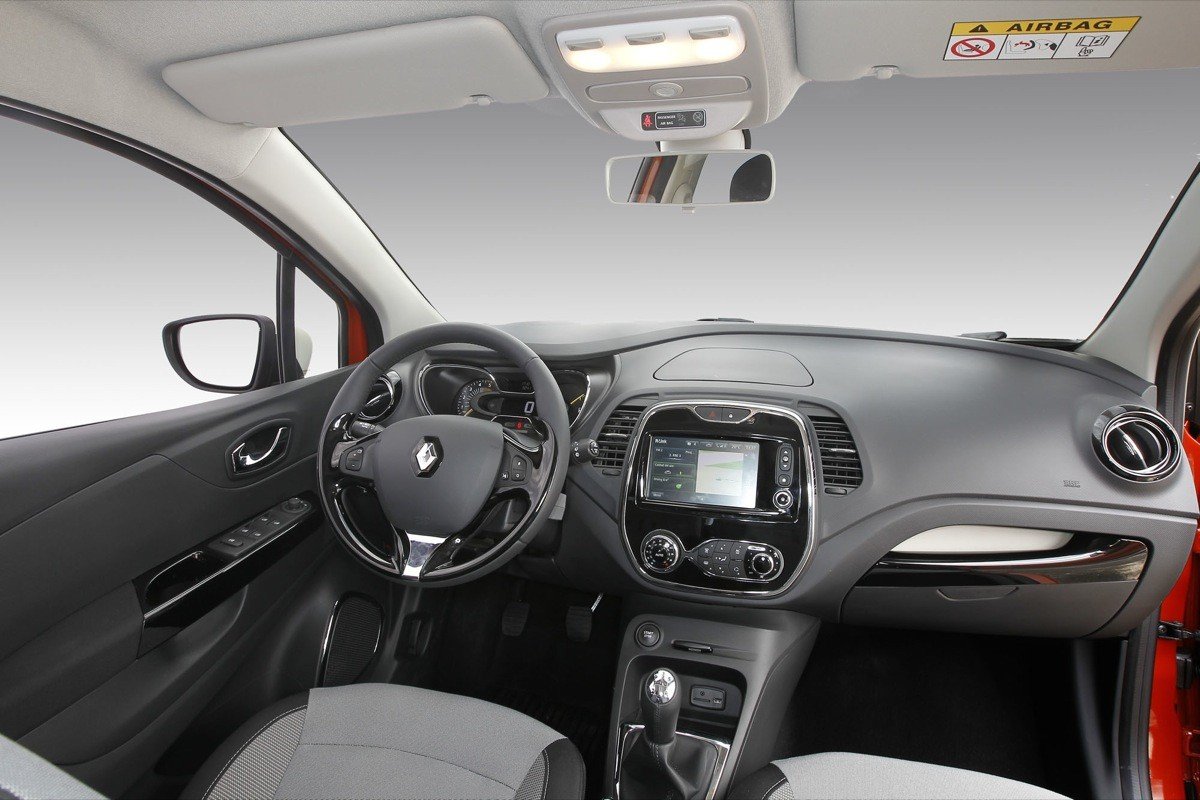Peugeot 2008 contra Renault Captur