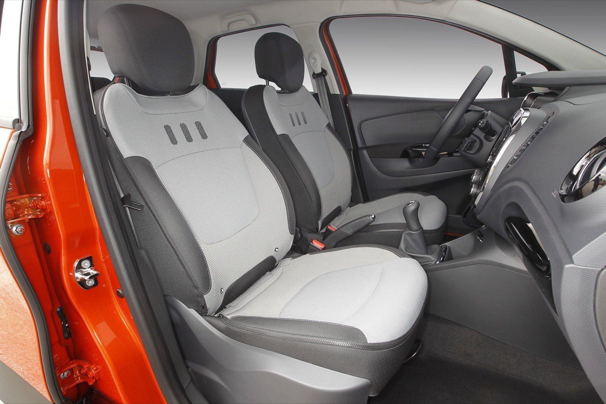 Peugeot 2008 contra Renault Captur