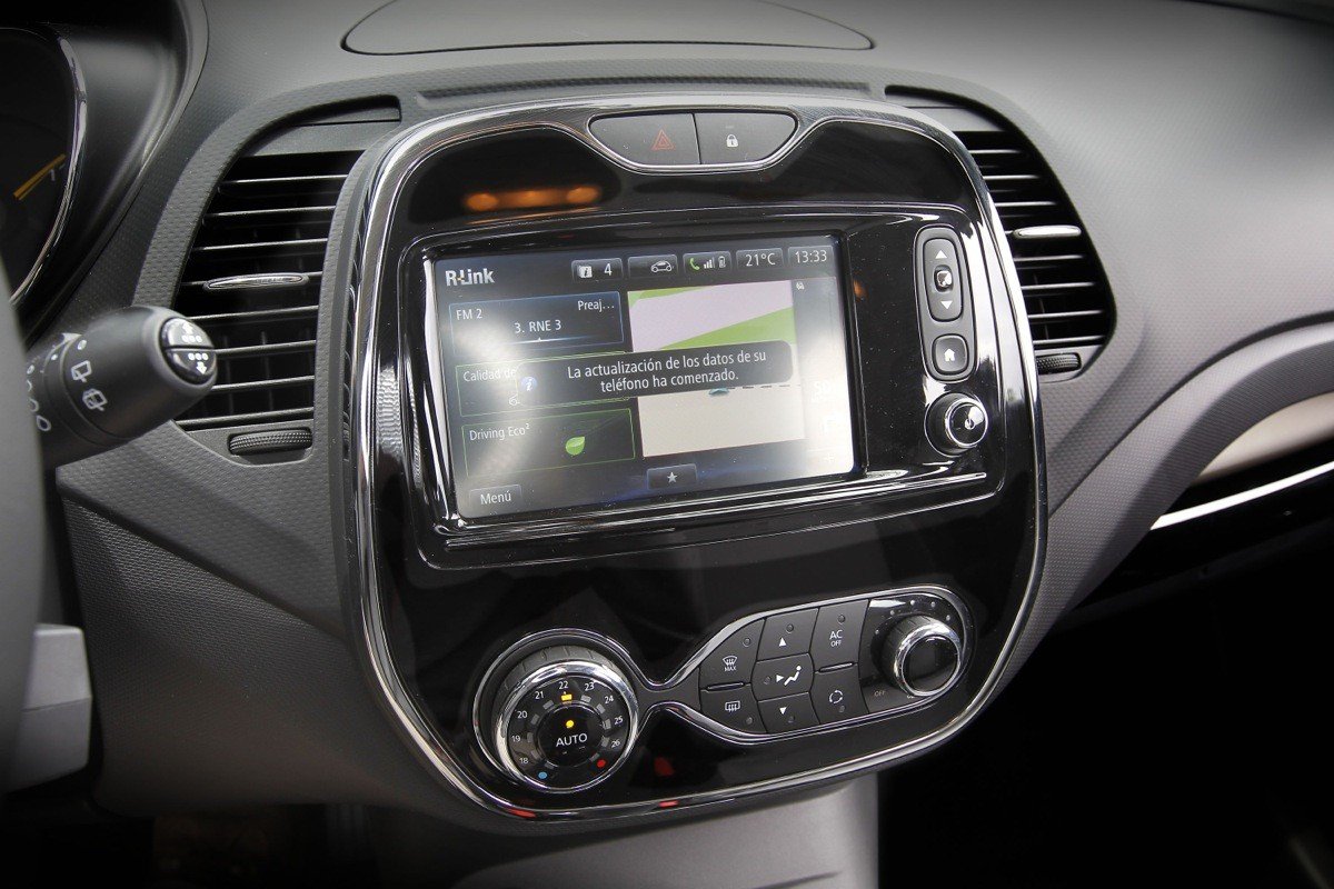 Peugeot 2008 contra Renault Captur