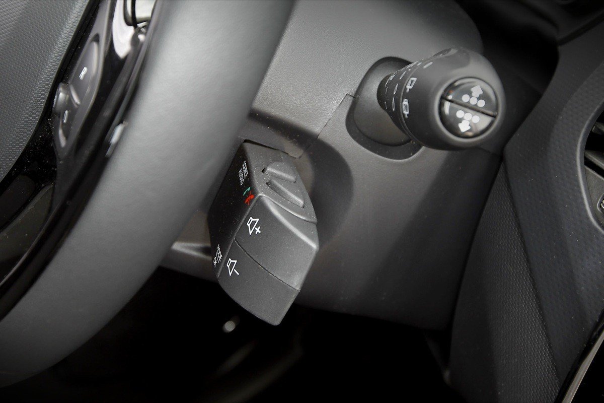 Peugeot 2008 contra Renault Captur