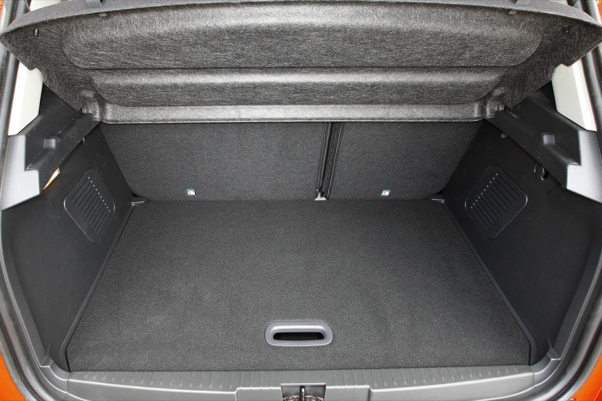 Peugeot 2008 contra Renault Captur