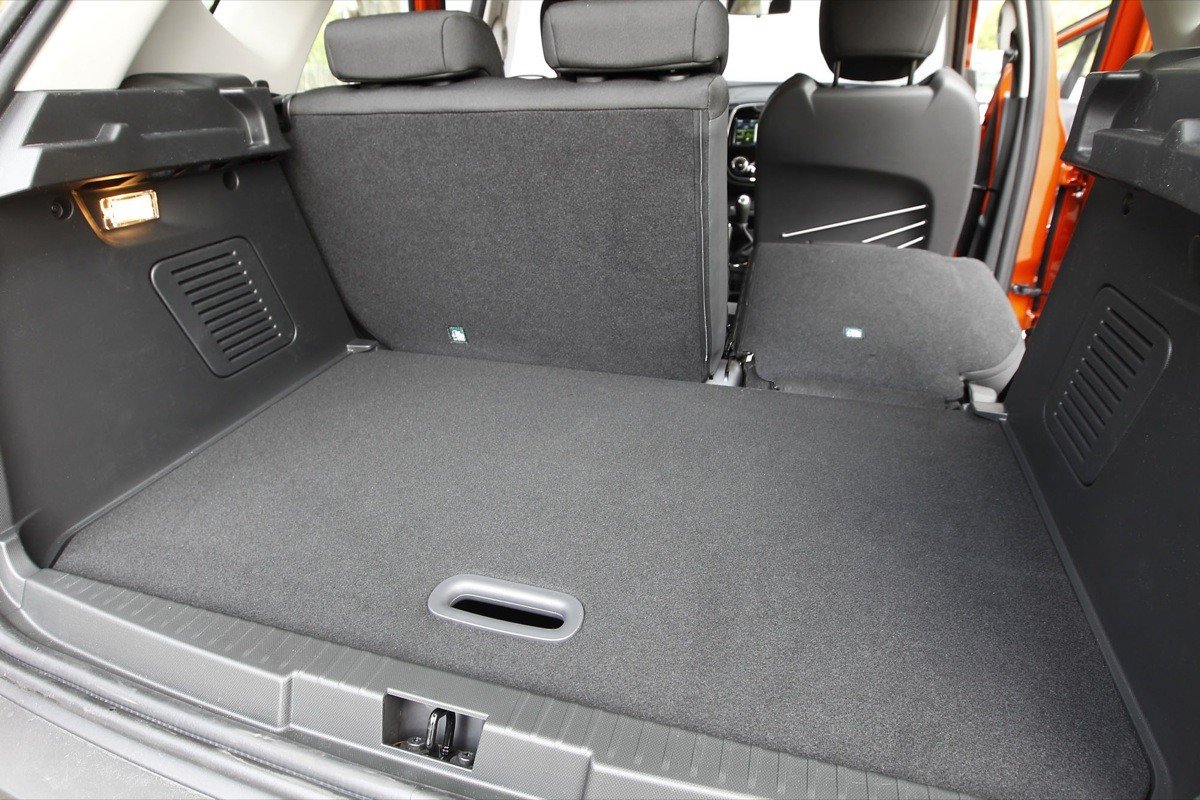 Peugeot 2008 contra Renault Captur