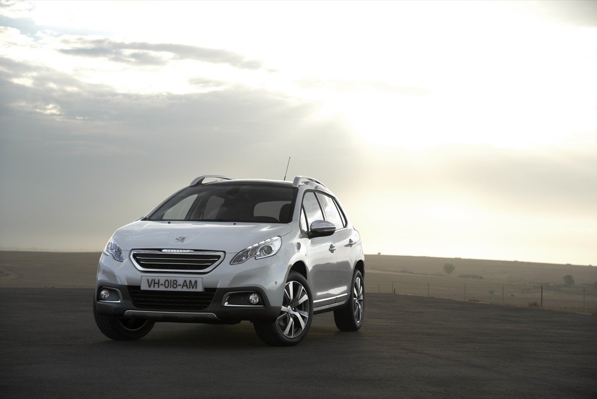 Peugeot 2008 contra Renault Captur