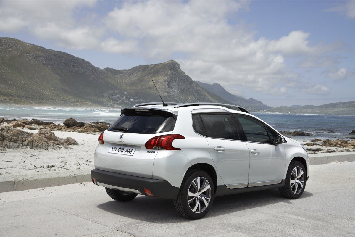 Peugeot 2008 contra Renault Captur