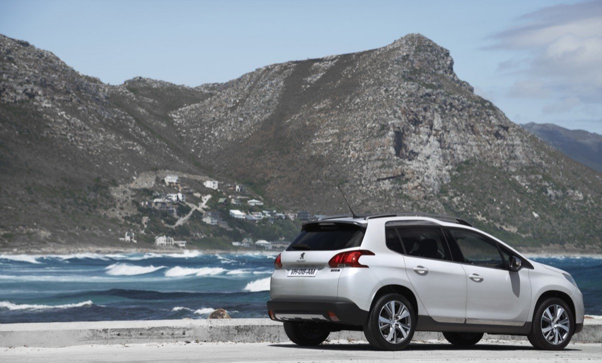 Peugeot 2008 contra Renault Captur