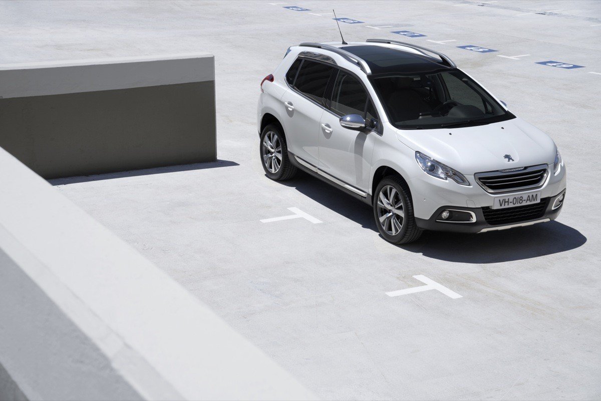 Peugeot 2008 contra Renault Captur